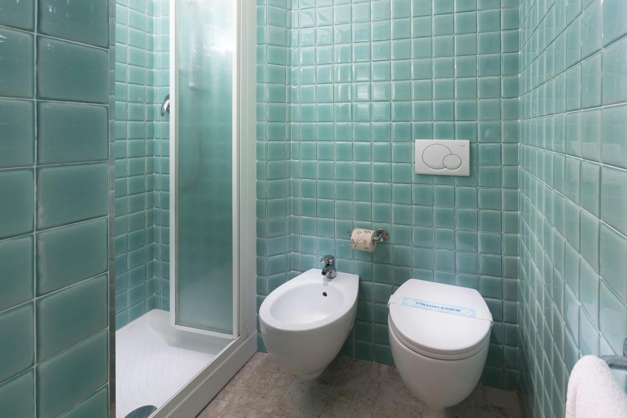 Hotel Baltic Римини Экстерьер фото