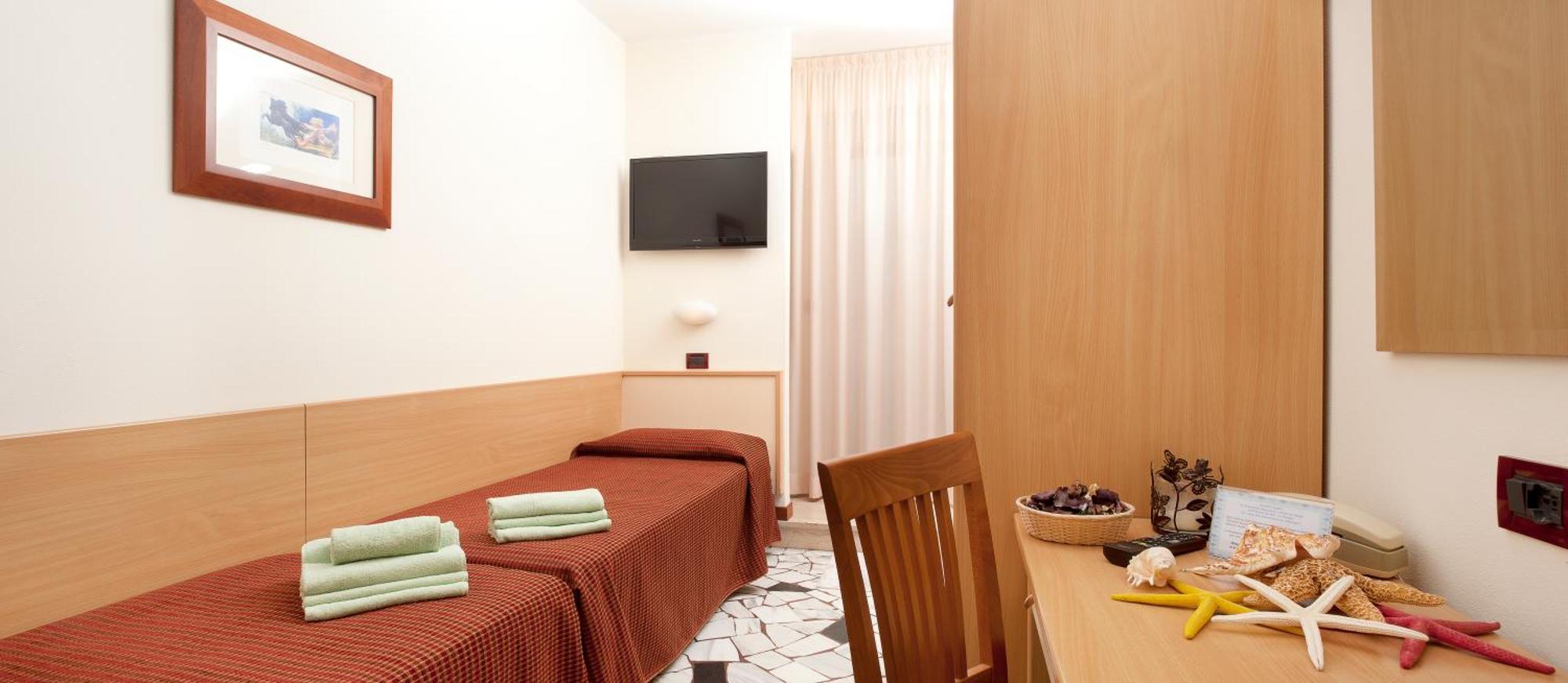 Hotel Baltic Римини Номер фото